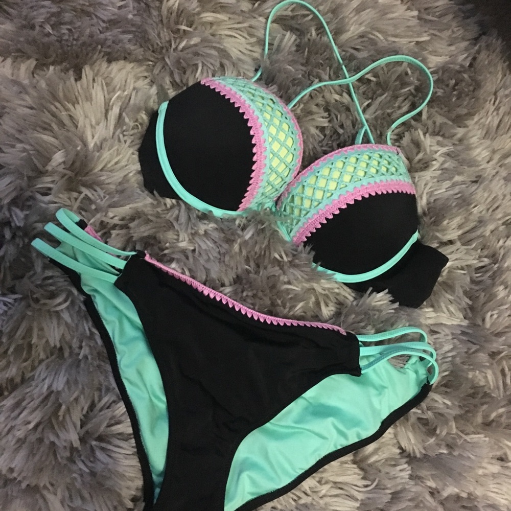 Target Shade & Shore bikini set